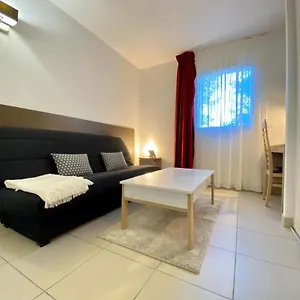Superbe Studio Rénové Avec Piscine , Aix-en-Provence France