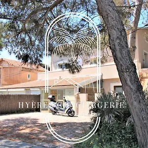 Hyères-plage-t2 Neuf 1 Er-clim- La Capte Vue Route Et Marais , Hyères France